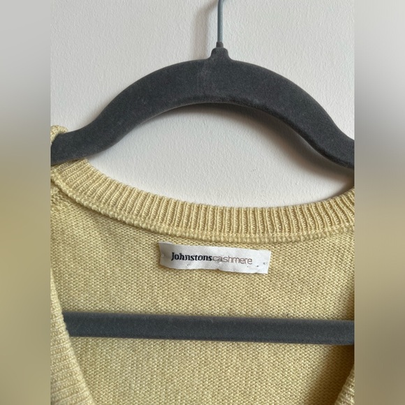JohnstonsCashmere Mens 100 % Cashmere Yellow Sweater Vest Made in Scotland Sz L - Picture 4 of 9